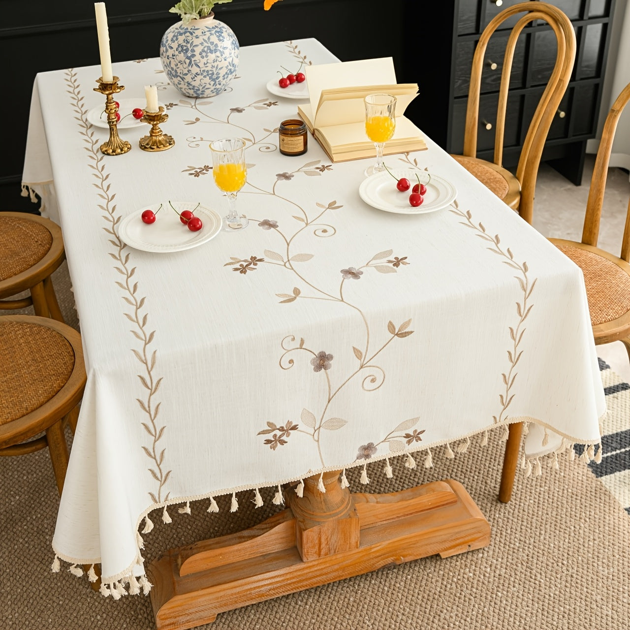 1pc Vintage Fringed Floral Tablecloth Suitable for - Rustic Farmhouse Rectangular Table Cover with Fringe Edges, Washable Adhesive Cover for Weddings, Parties, Kitchen, Dining Table Decor