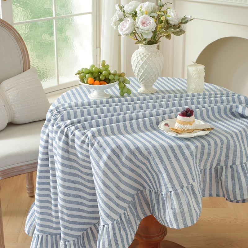 A Single Piece of Japanese-Style Fresh Solid Color Blue Striped Round Tablecloth, Perfect for Small Gardens, Natural Settings, Outdoor Cafes, And As a Versatile Decorative Fabric for Dining Tables in Kitchens And Bedrooms Throughout The Year