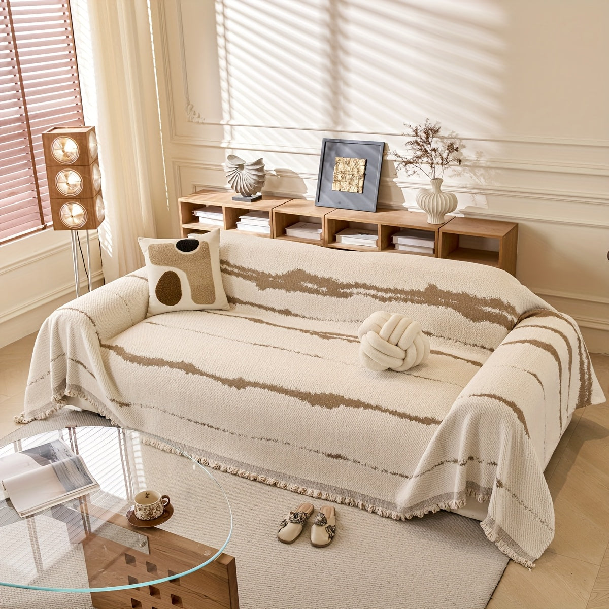 A Luxurious Vintage Chenille Sofa Cover - Reversible, Non-Slip, Cat Scratch Resistant, Machine Washable, Soft And Breathable, Featuring a Two-Tone Design with Tassels - Pet-Friendly, Suitable for All Seasons