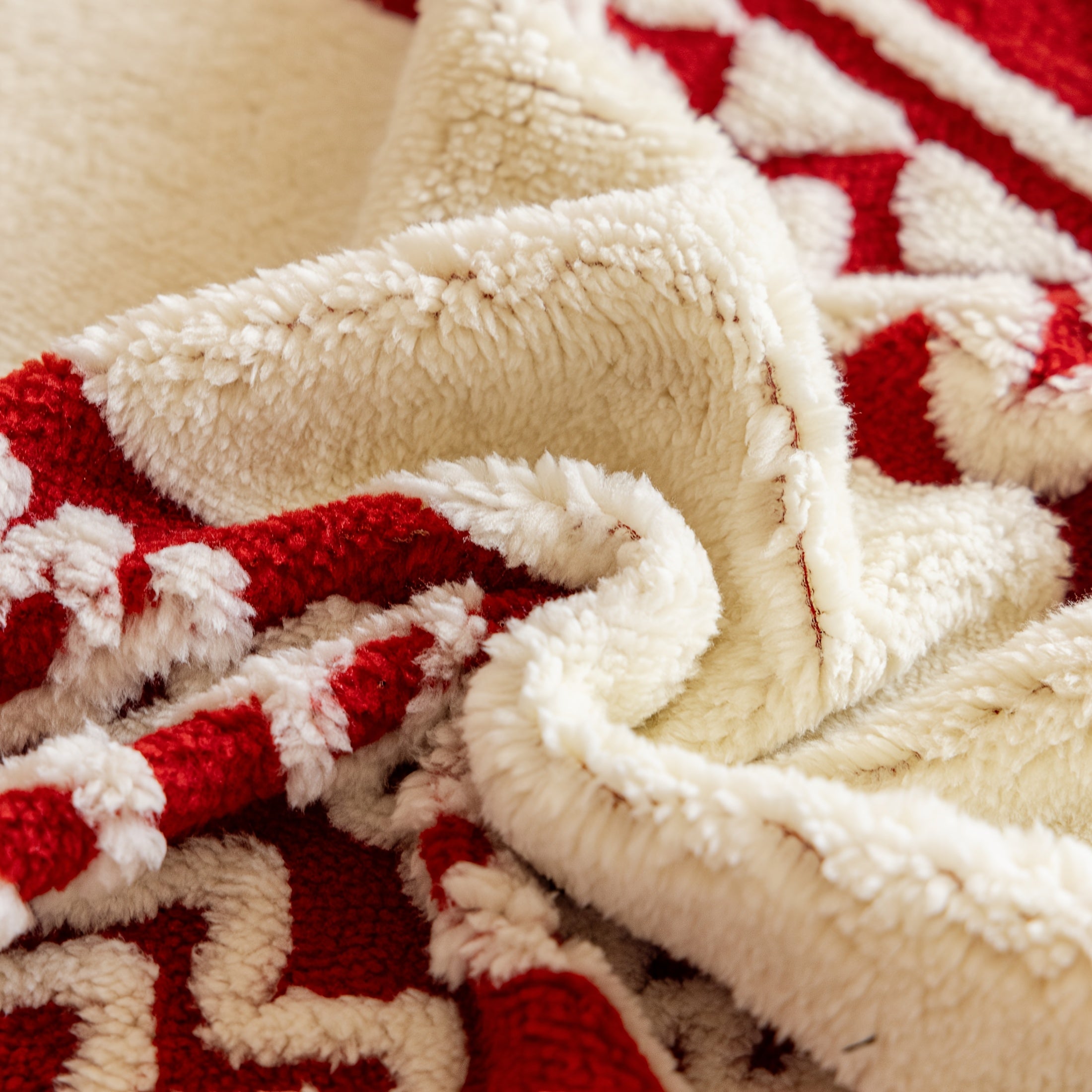 A Geometric Striped Sofa Cover in Bohemian Style, Pet-Friendly, Soft And Comfortable, Suitable for Decorating Bedrooms, Living Rooms, Offices, And Other Settings