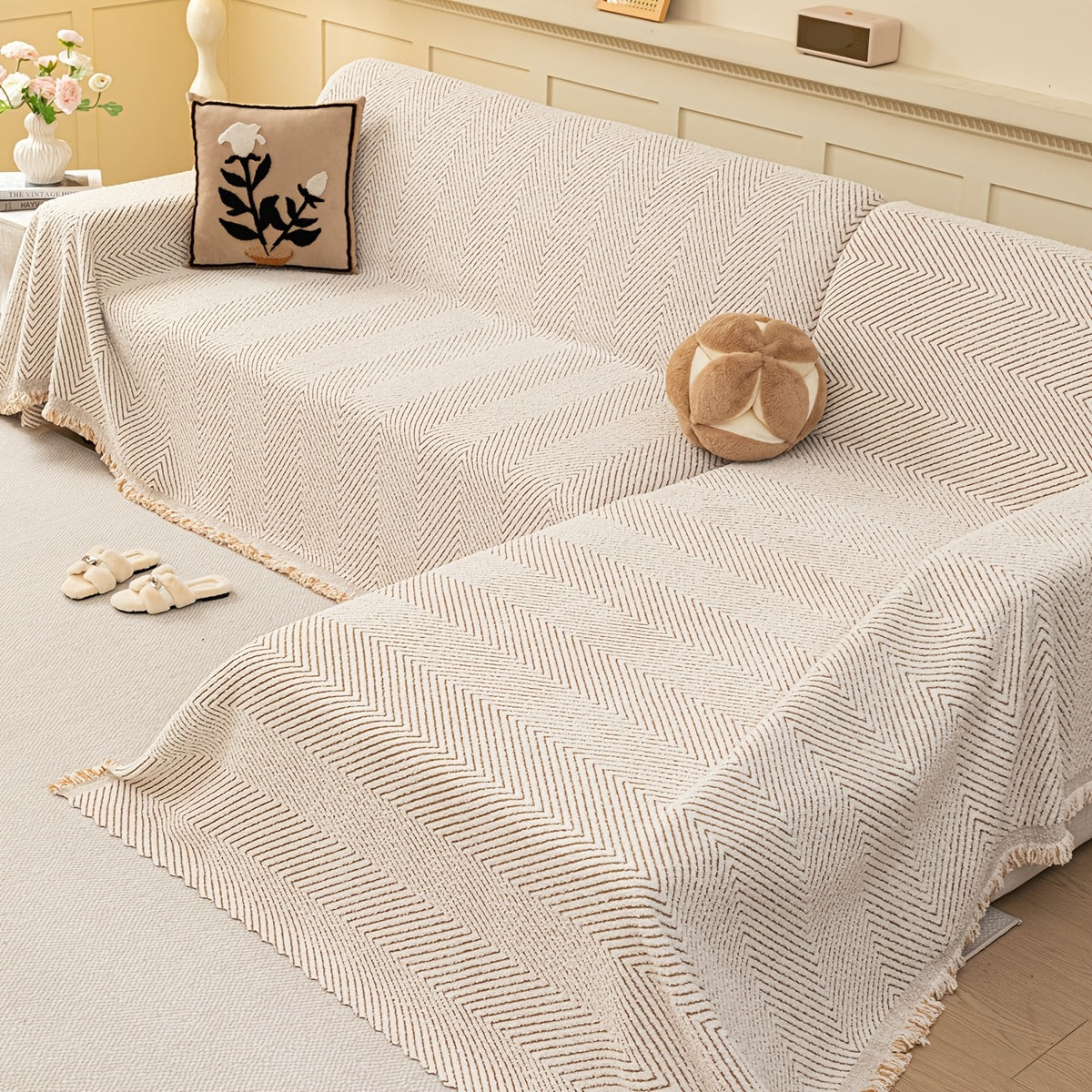 2pcs Jacquard Half-Velvet Easy Striped Sofa Cover with Tassel Decoration, Suitable for Use in Autumn And Winter, Independent Sofa Protector, Integrated Full-Cover Sofa Cover, Applicable for Bedroom, Living Room, Office, And Home Decor